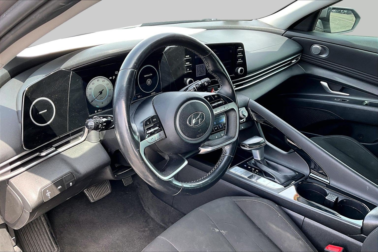 Used 2021 Hyundai Elantra SEL w/ Convenience + Premium Package FWD image 12