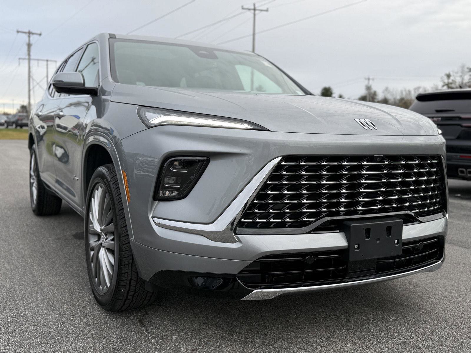 Certified 2025 Buick Enclave Avenir w/ LPO, All-Weather Package image 3