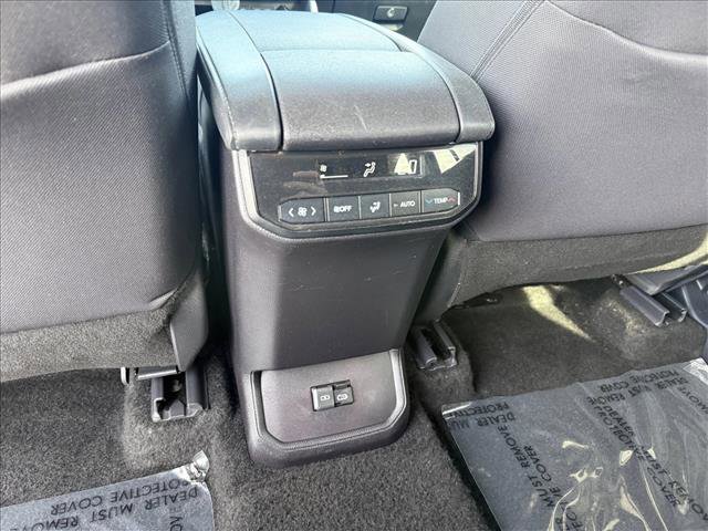 Used 2025 Toyota Highlander LE image 22