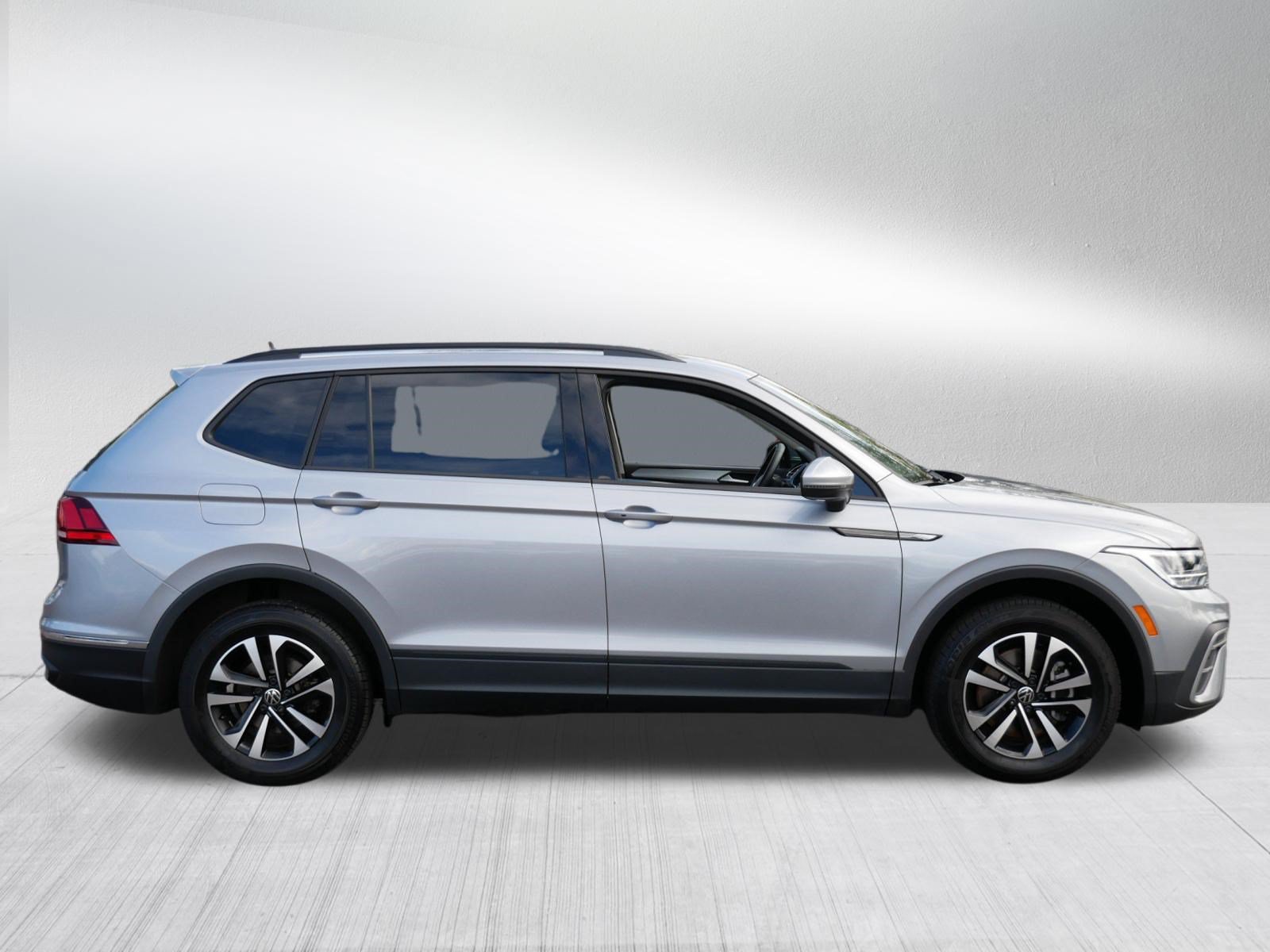 Certified 2024 Volkswagen Tiguan S AWD/4WD image 8