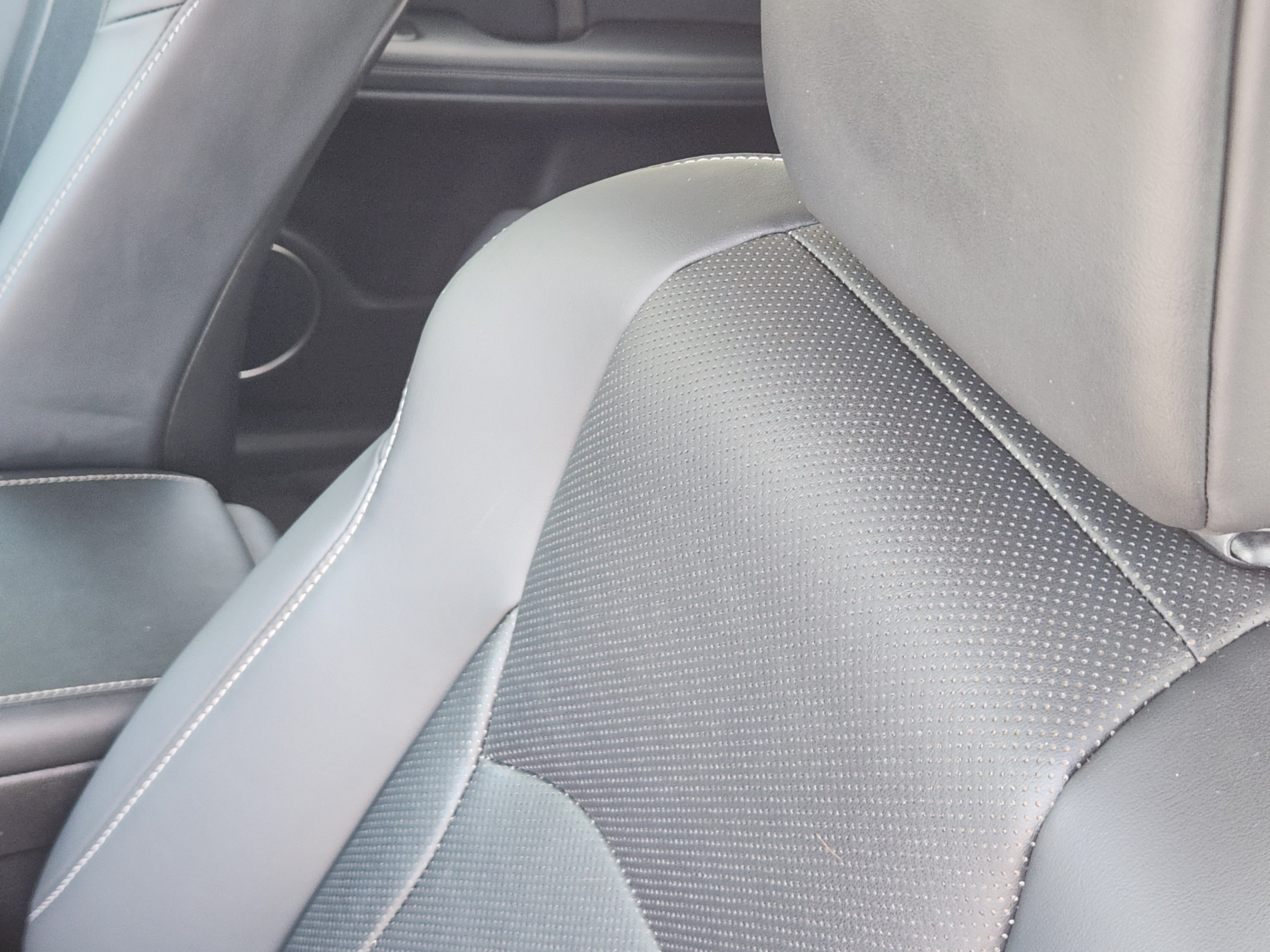 Certified 2022 Lexus RX 450h AWD w/ Premium Package image 7