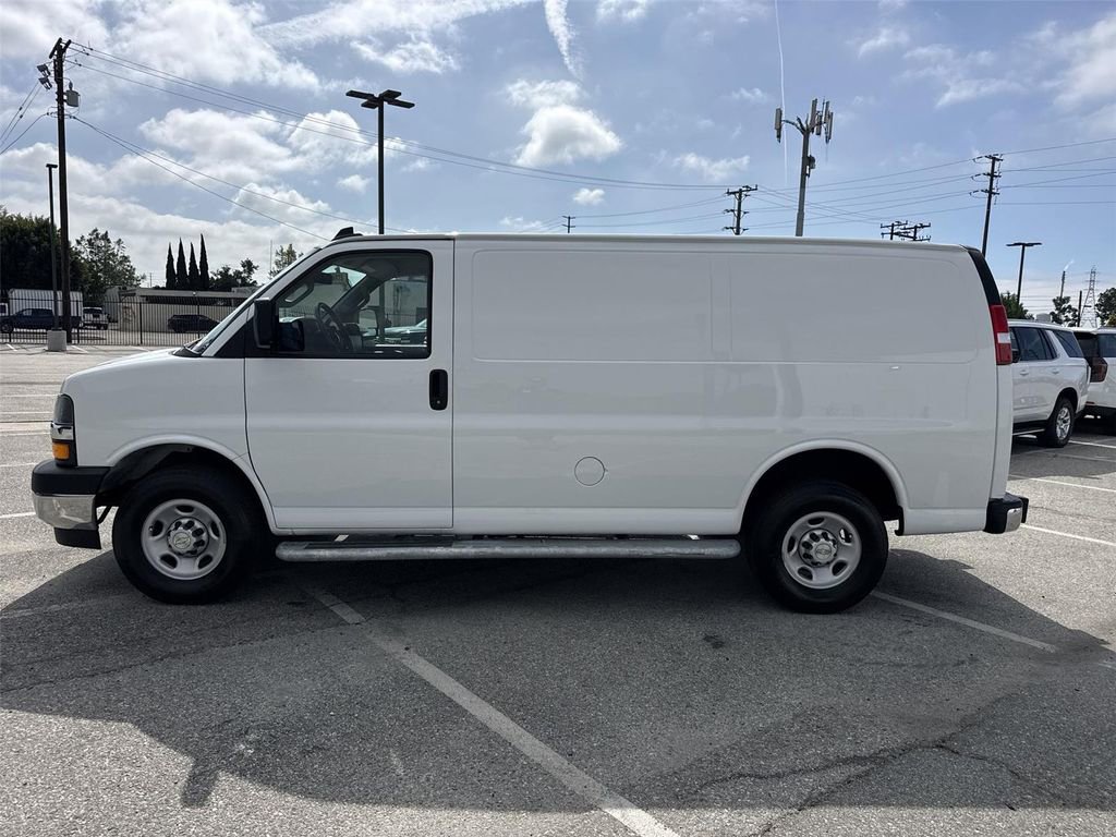 Used 2024 Chevrolet Express 2500 w/ Driver Convenience Package image 6