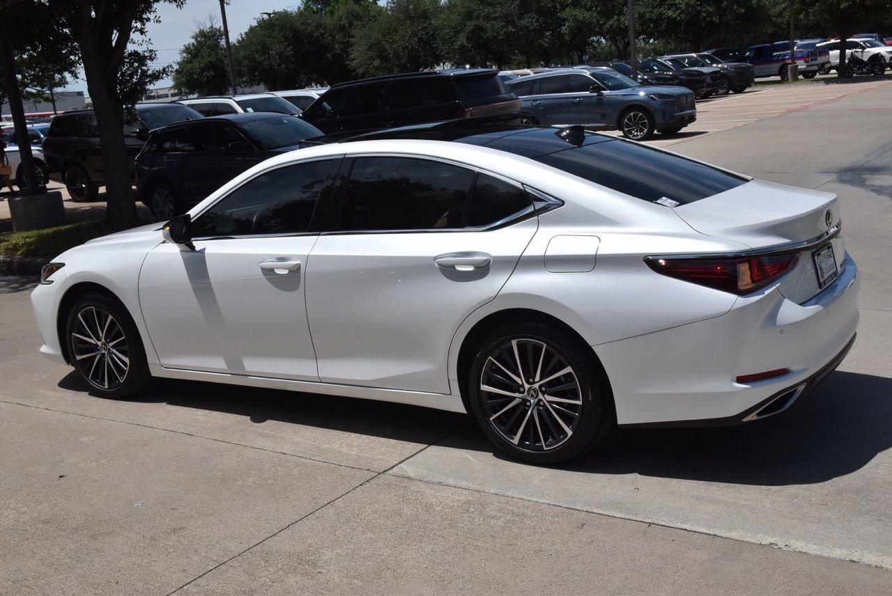 Used 2023 Lexus ES 350 w/ Premium Package FWD image 11