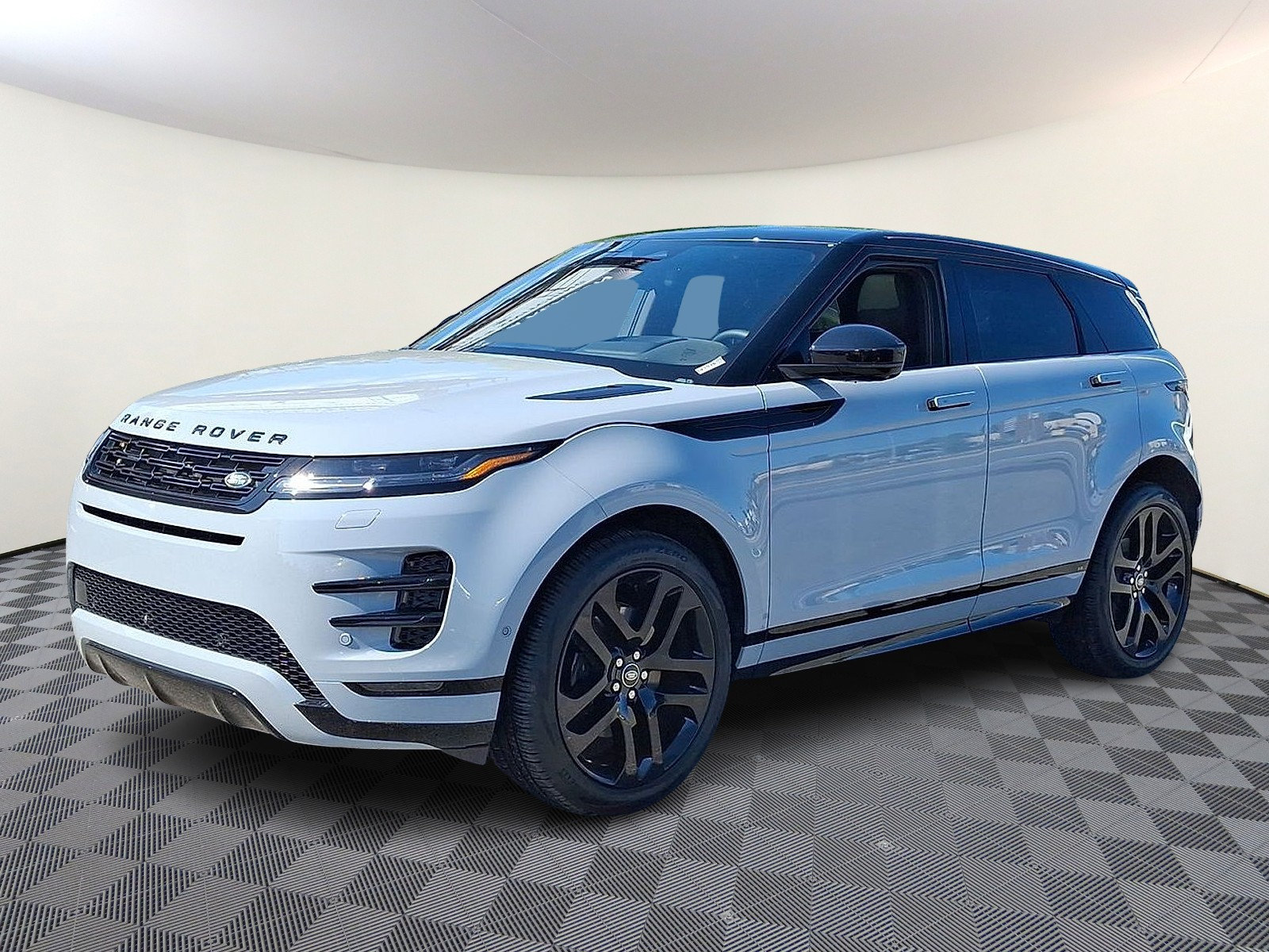 Certified 2026 Land Rover Range Rover Evoque Dynamic SE AWD/4WD image 1