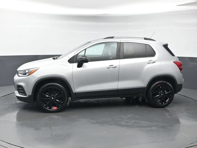 Used 2021 Chevrolet Trax LT w/ Redline Edition AWD/4WD image 2