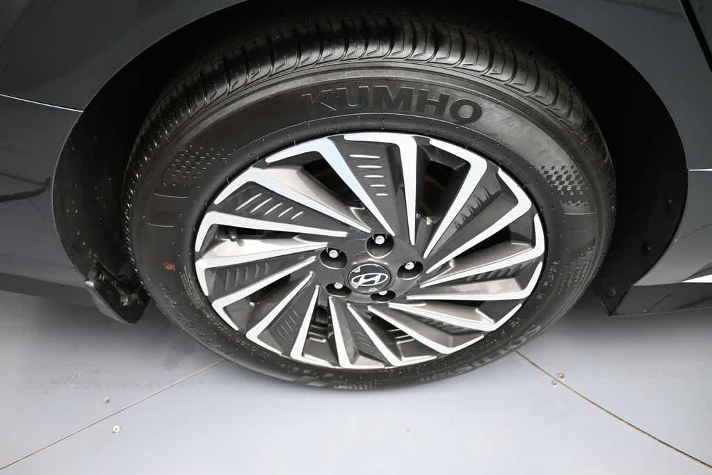 Used 2026 Hyundai Sonata SEL FWD image 12