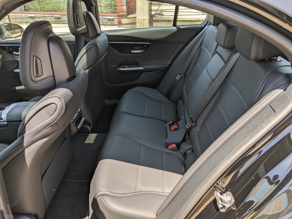Used 2025 Mercedes-Benz C 300 4MATIC Sedan image 23