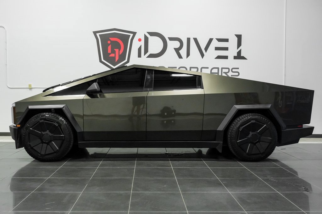 Used 2025 Tesla Cybertruck AWD Crew Cab image 17