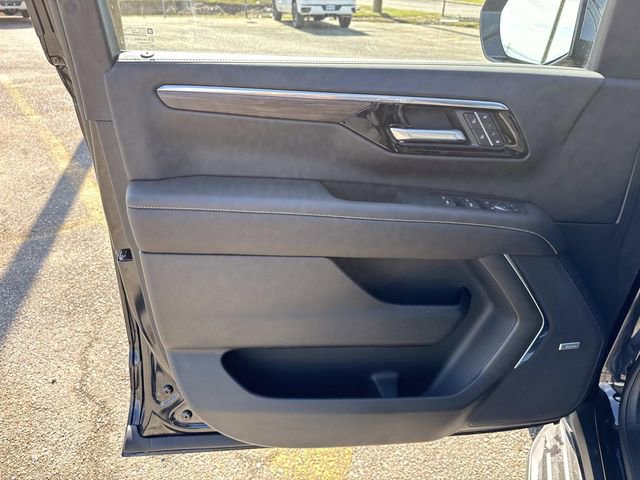 New 2026 Chevrolet Suburban Premier image 42