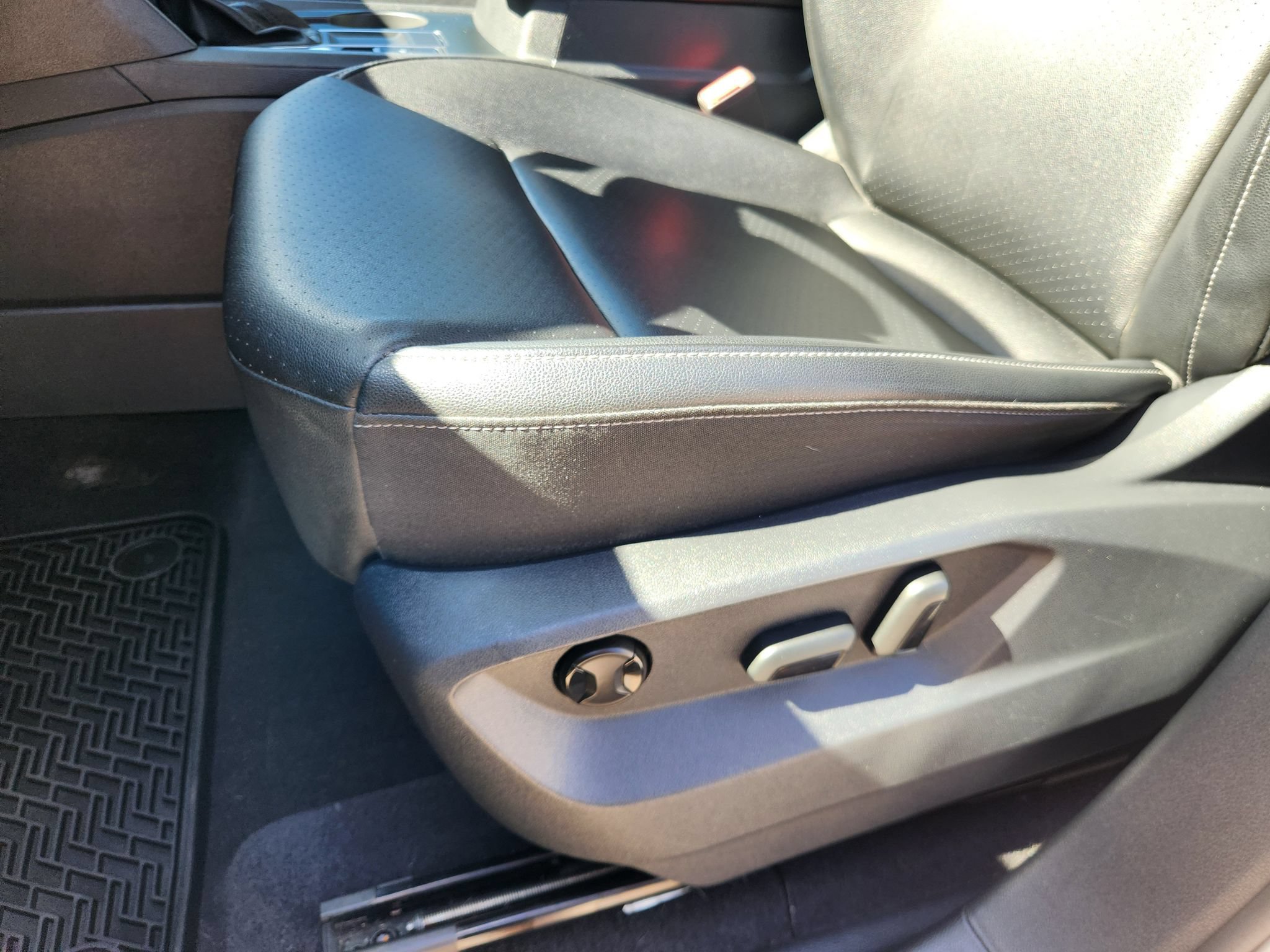 Used 2019 Volkswagen Atlas SE w/ Towing Package FWD image 15