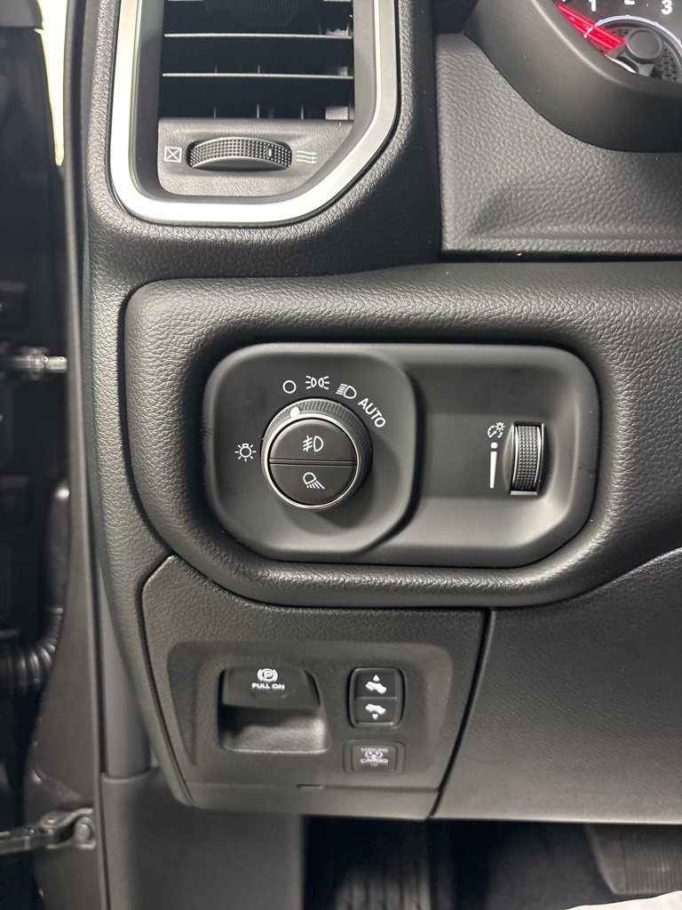 New 2026 RAM 1500 4x4 Crew Cab image 11