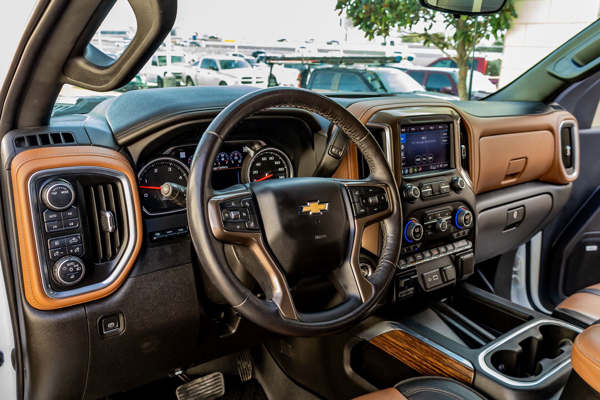 Used 2023 Chevrolet Silverado 3500 High Country w/ Technology Package image 16