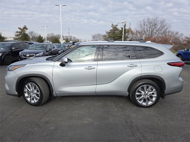 Used 2023 Toyota Highlander L image 25