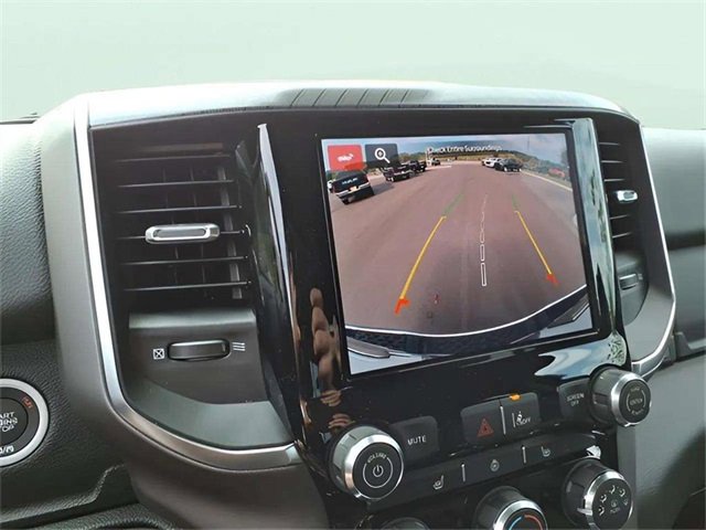 New 2026 RAM 1500 4x4 Crew Cab image 17