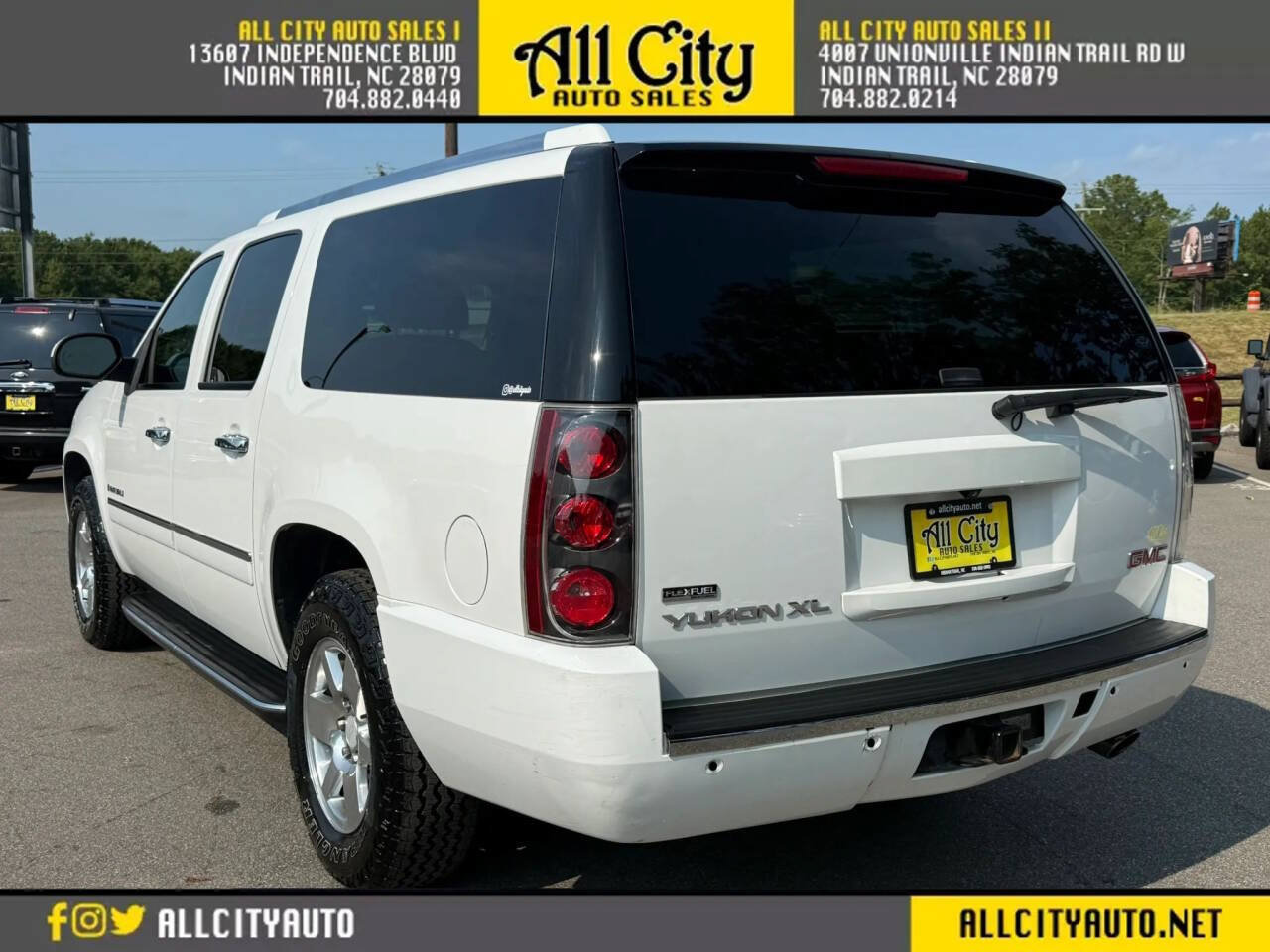 Used 2009 GMC Yukon XL Denali RWD image 5
