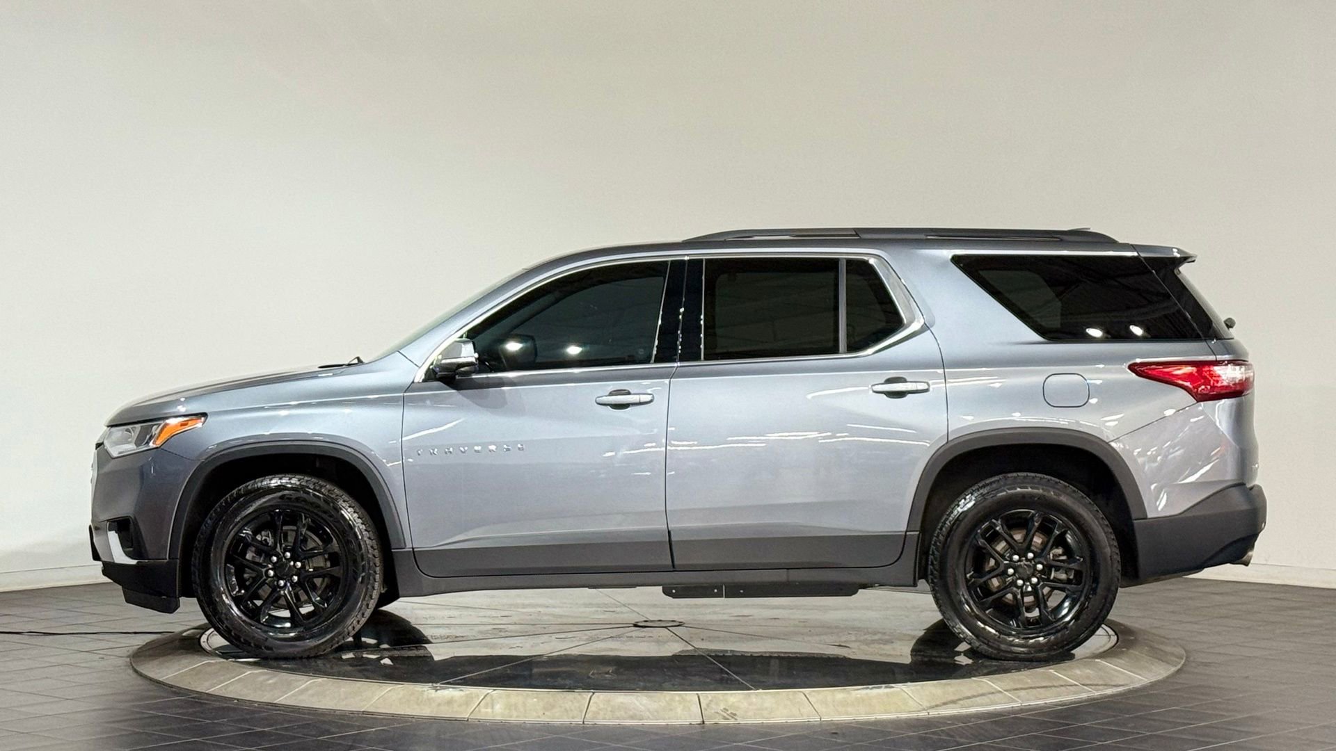 Used 2020 Chevrolet Traverse LT FWD image 6