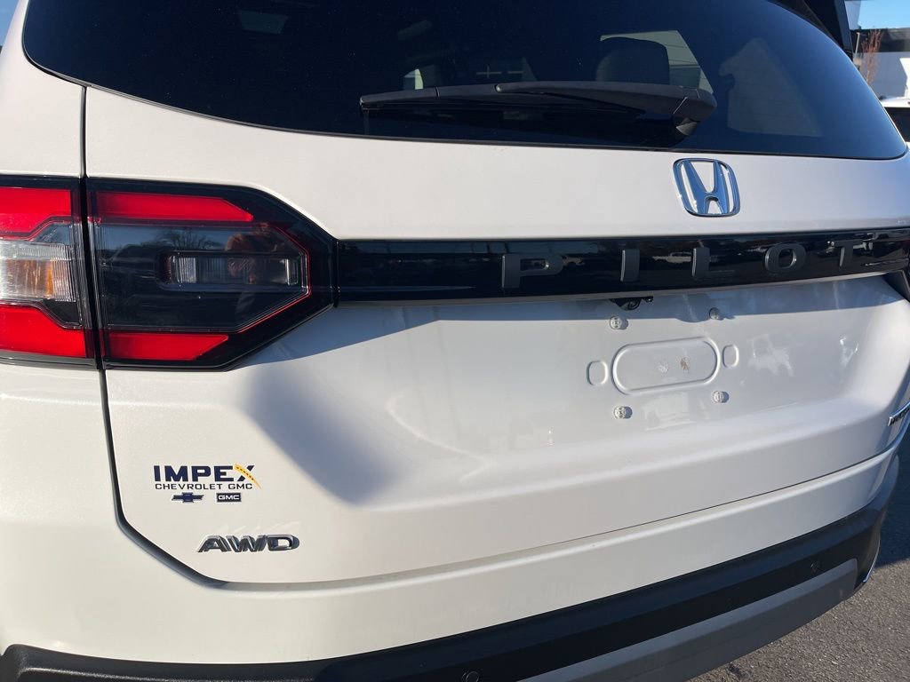 Used 2025 Honda Pilot Touring image 37