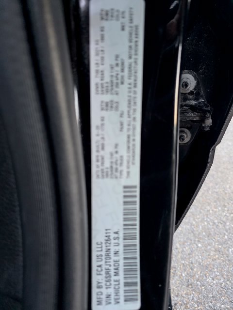 Used 2024 RAM 1500 Laramie AWD/4WD image 28
