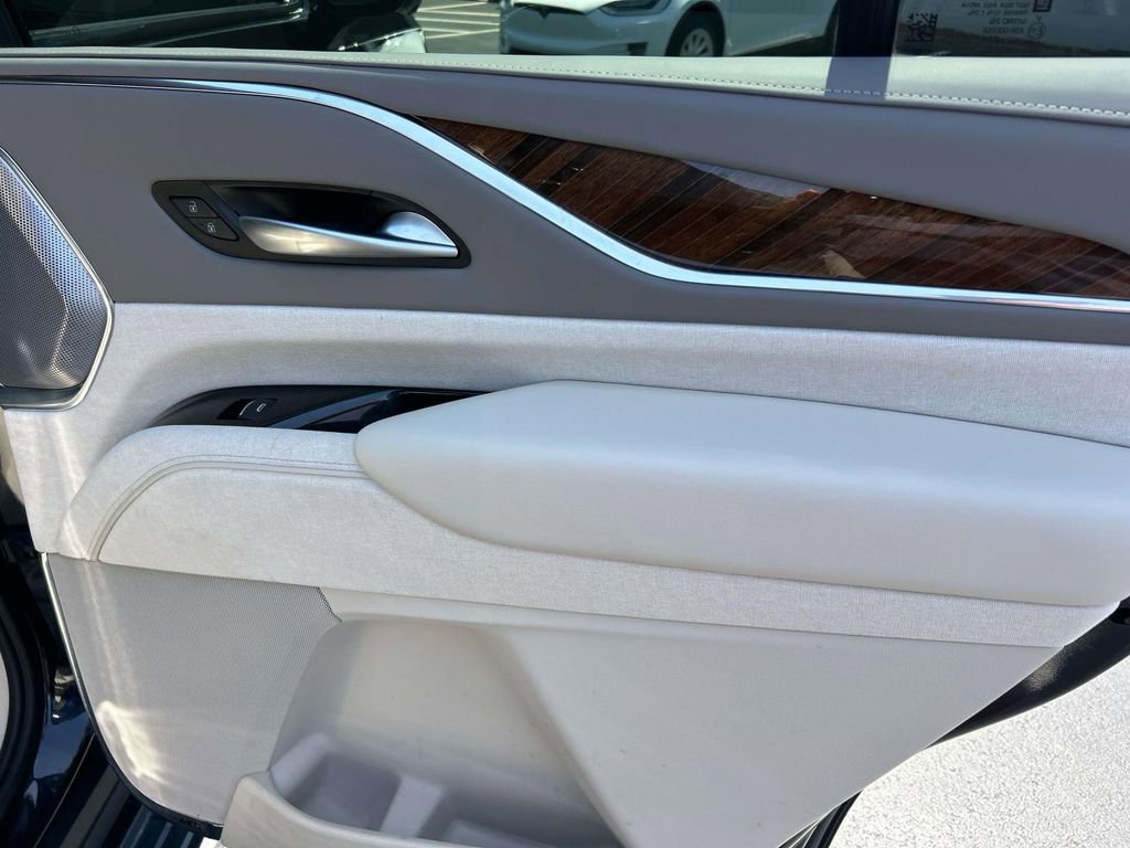 Certified 2023 Cadillac Escalade Sport Platinum w/ Heavy-Duty Trailer Package AWD/4WD image 23