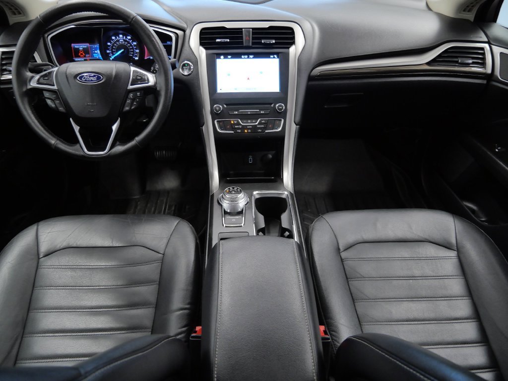 Used 2017 Ford Fusion SE w/ Fusion SE Technology Package FWD image 18