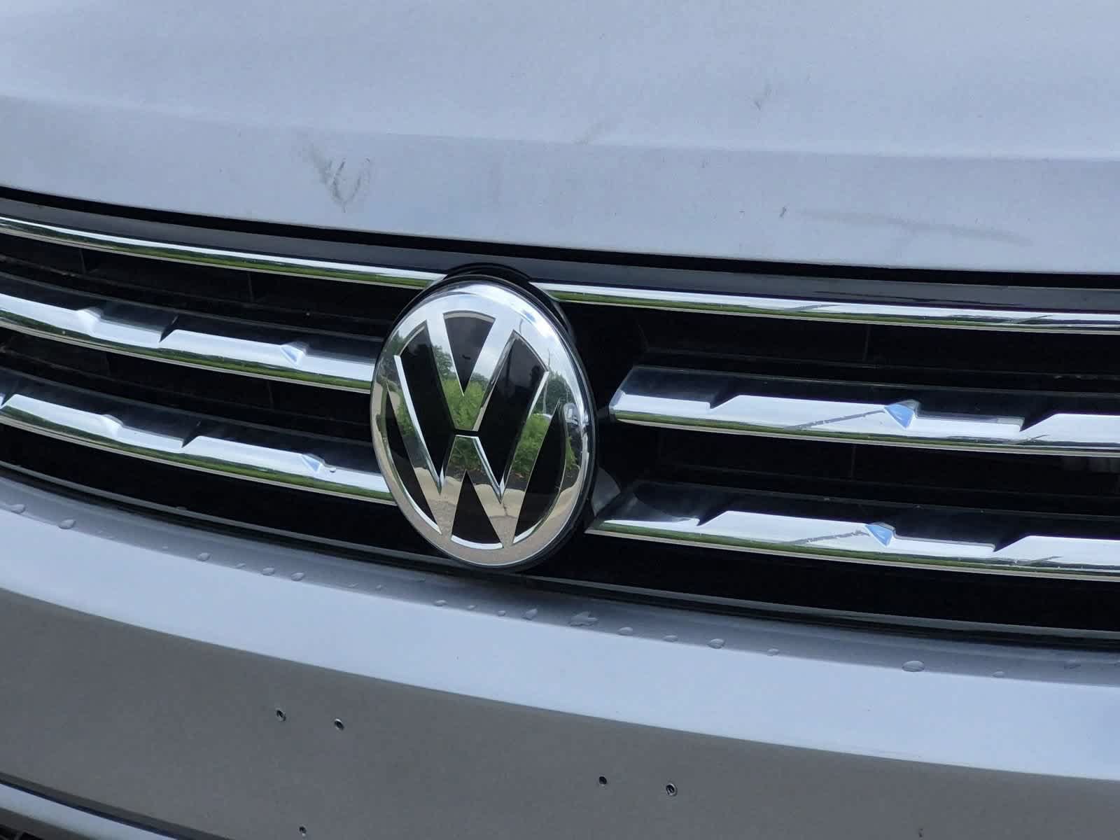 Used 2021 Volkswagen Tiguan SE AWD/4WD image 12