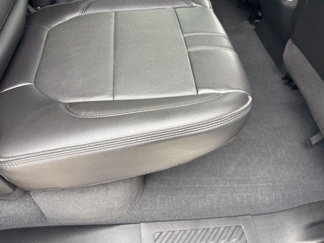 Used 2021 Chevrolet Silverado 1500 High Country w/ Technology Package image 34