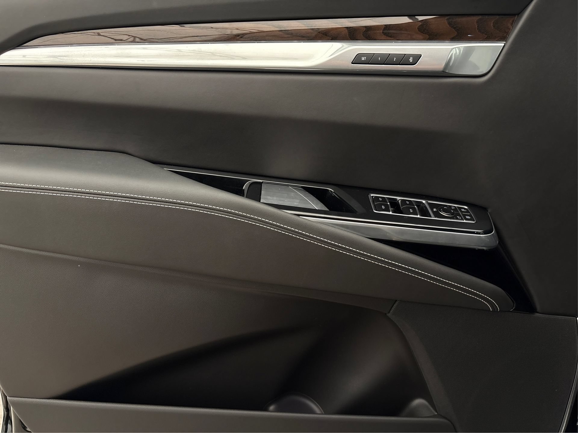 New 2025 Cadillac Escalade ESV Sport Platinum AWD/4WD image 21
