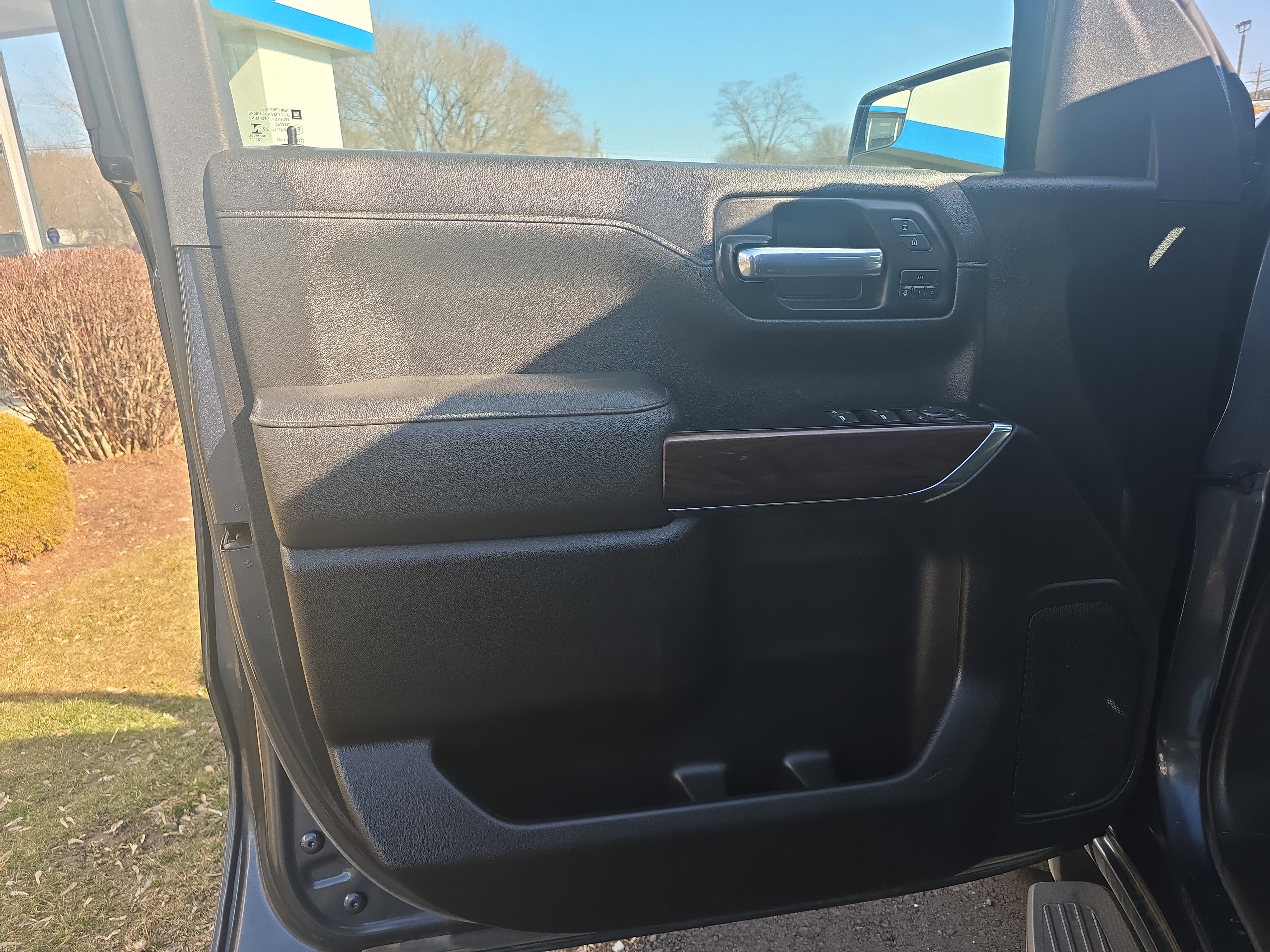 Used 2022 GMC Sierra 1500 SLT w/ SLT Premium Package image 18