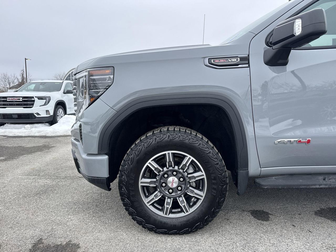 Certified 2024 GMC Sierra 1500 AT4 w/ Technology Package AWD/4WD image 34