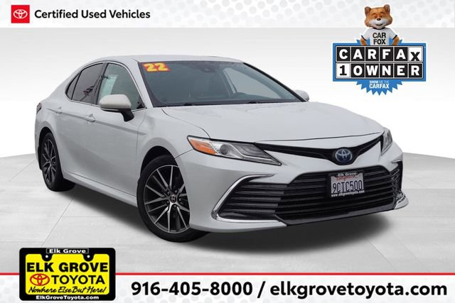 Certified 2022 Toyota Camry XLE FWD image 1