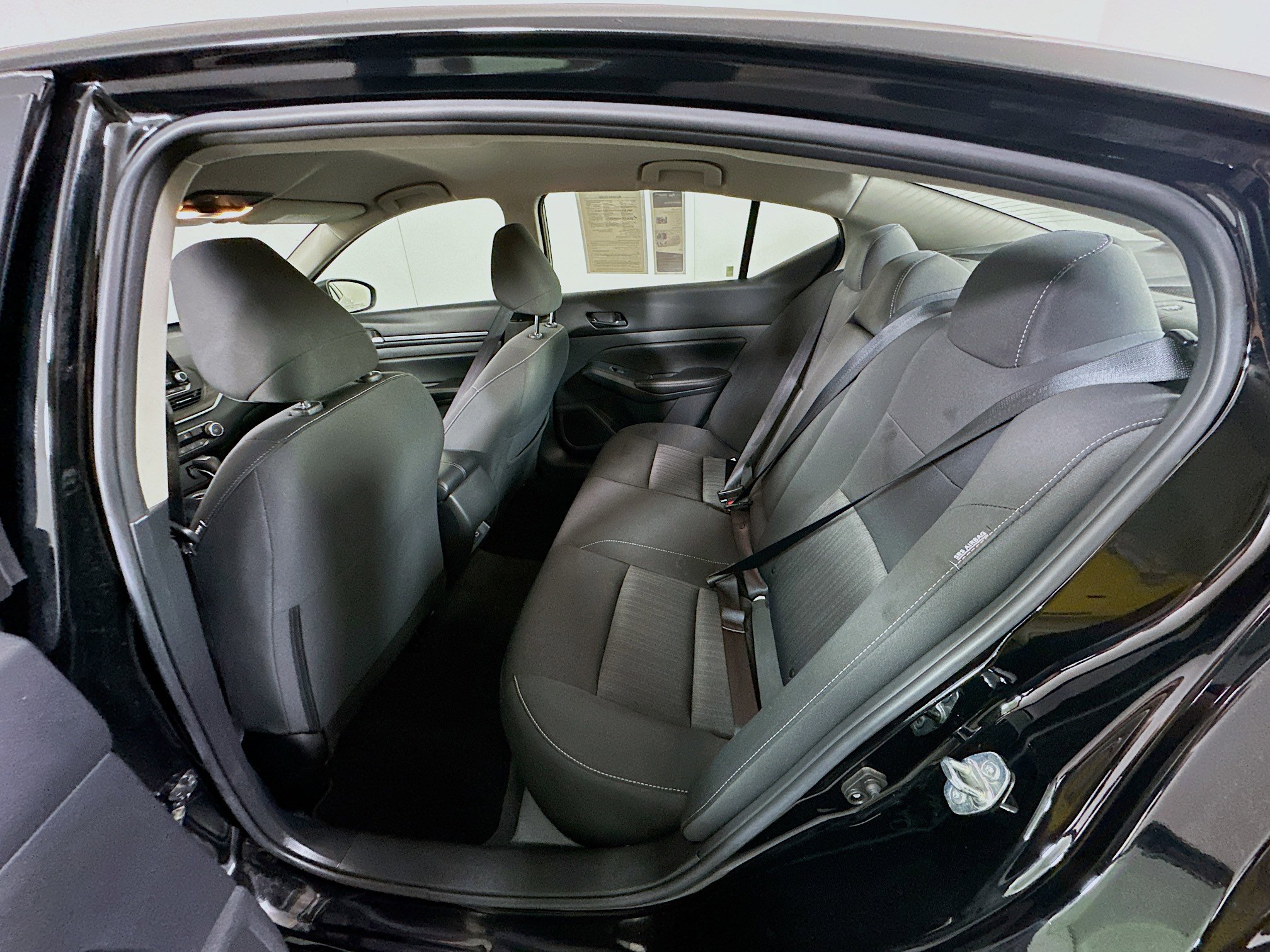 Used 2025 Nissan Altima 2.5 SV FWD image 25