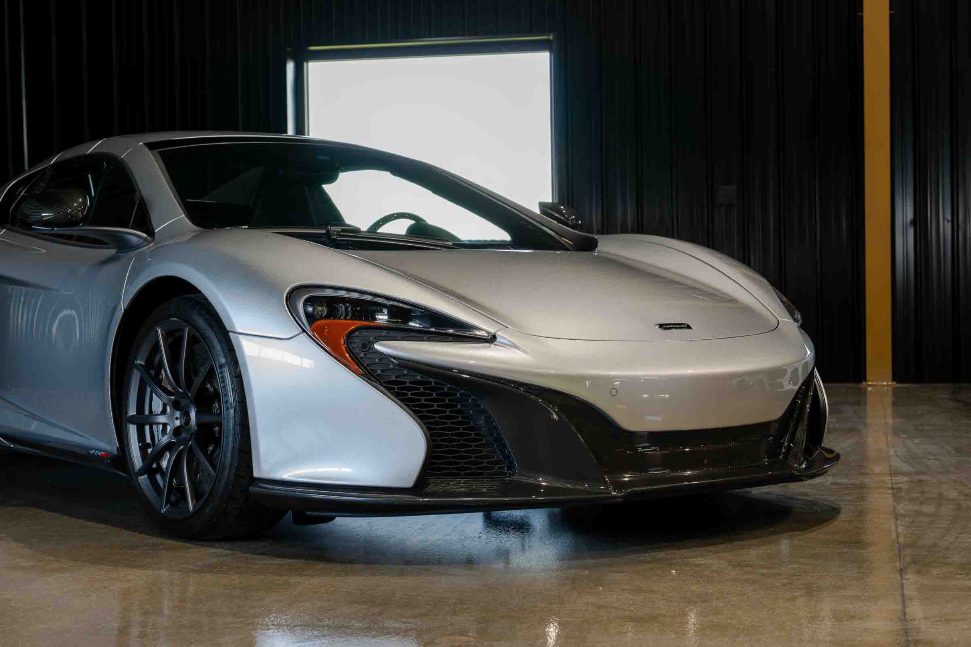 Used 2016 McLaren 650S Spider RWD image 8