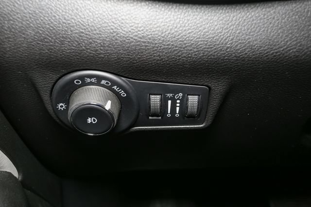 Used 2026 Jeep Compass Limited AWD/4WD image 34