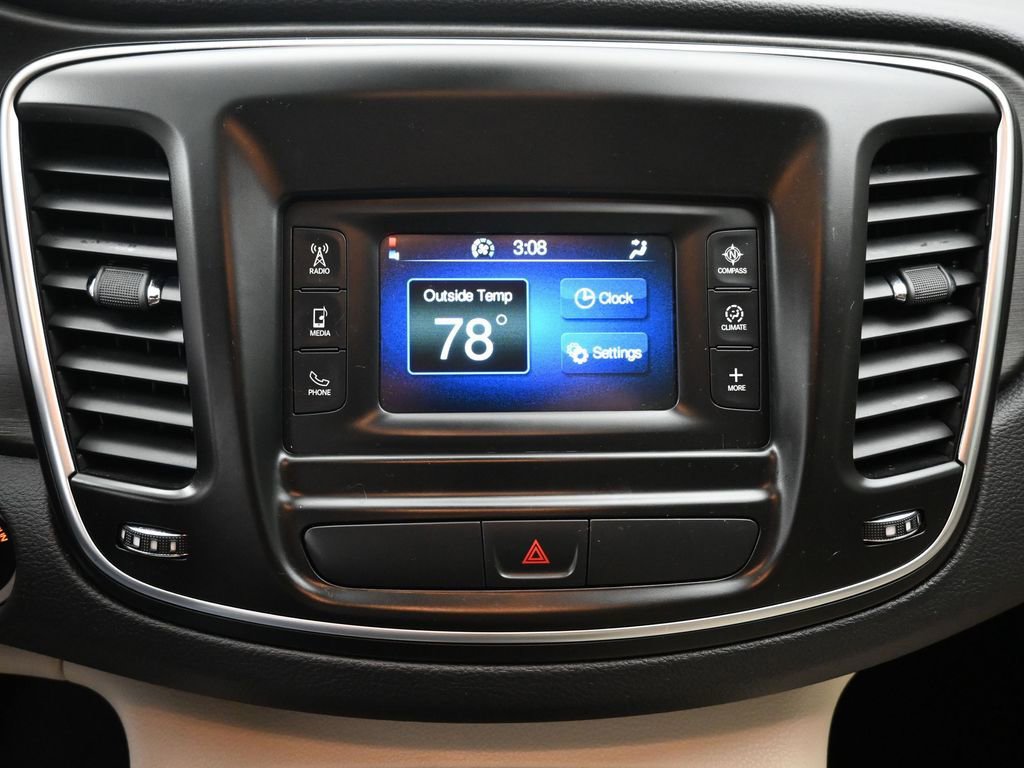 Used 2016 Chrysler 200 Limited image 16