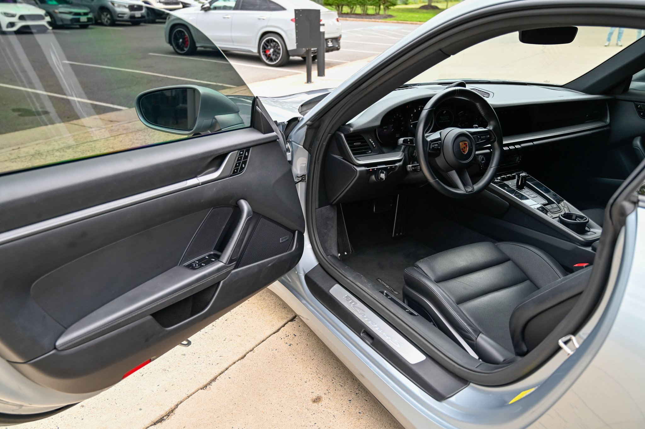Used 2020 Porsche 911 Carrera 4S AWD/4WD image 15