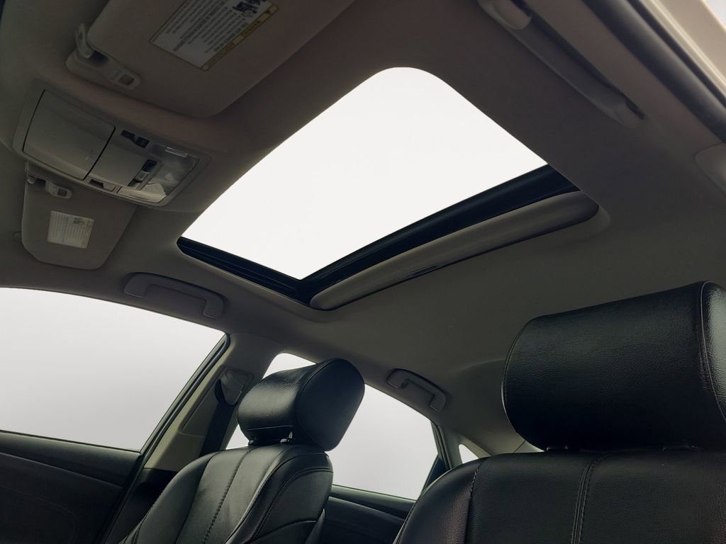 Used 2016 Toyota Avalon Touring FWD image 22