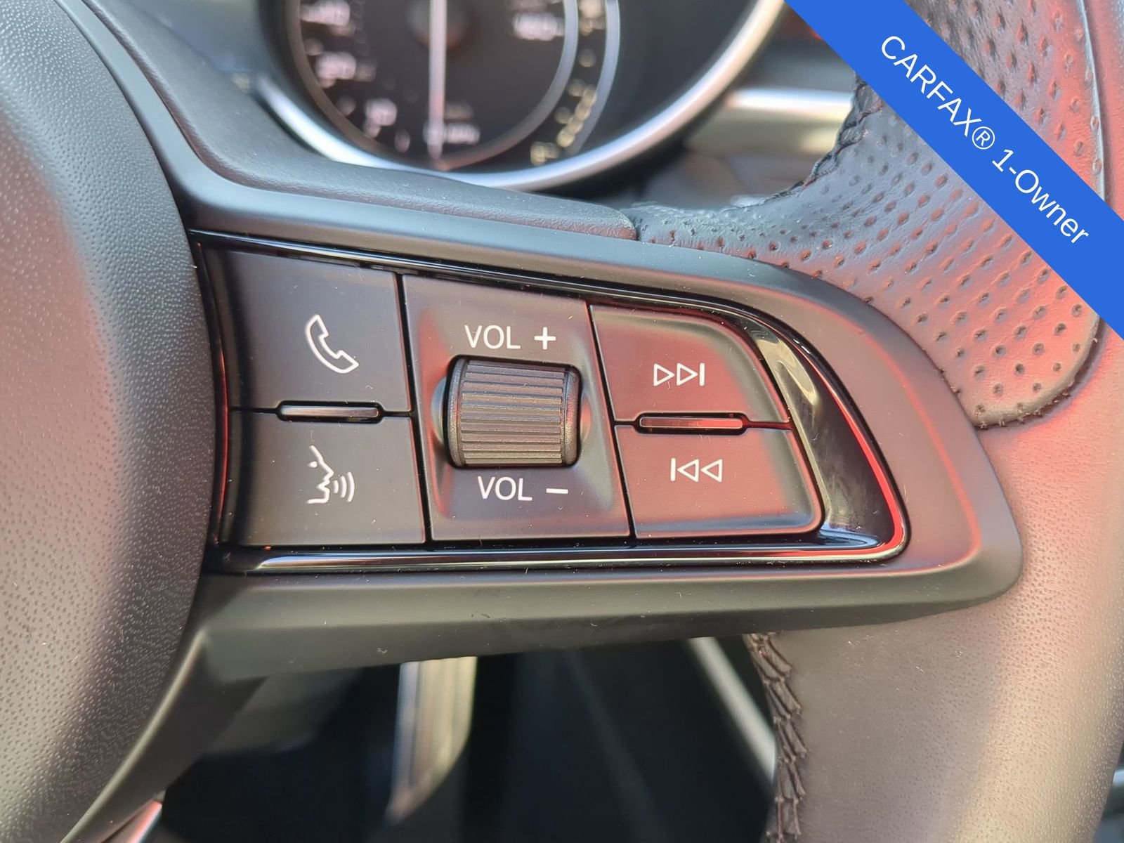 Used 2023 Alfa Romeo Stelvio Ti image 29