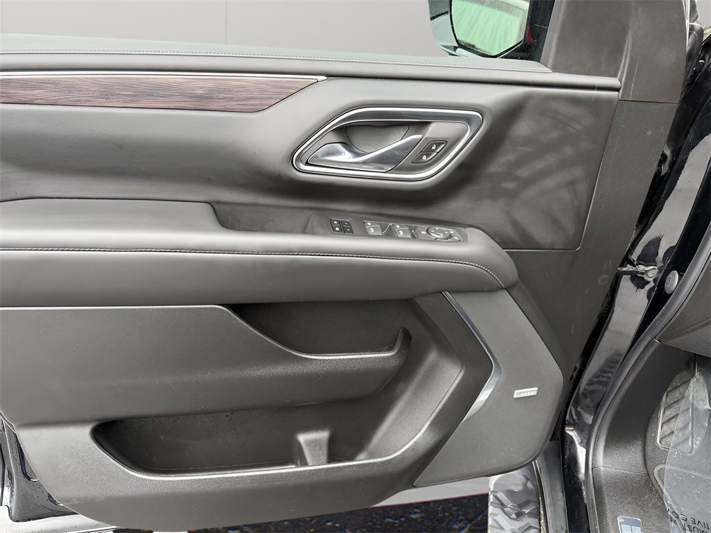 Used 2023 Chevrolet Suburban Z71 image 9