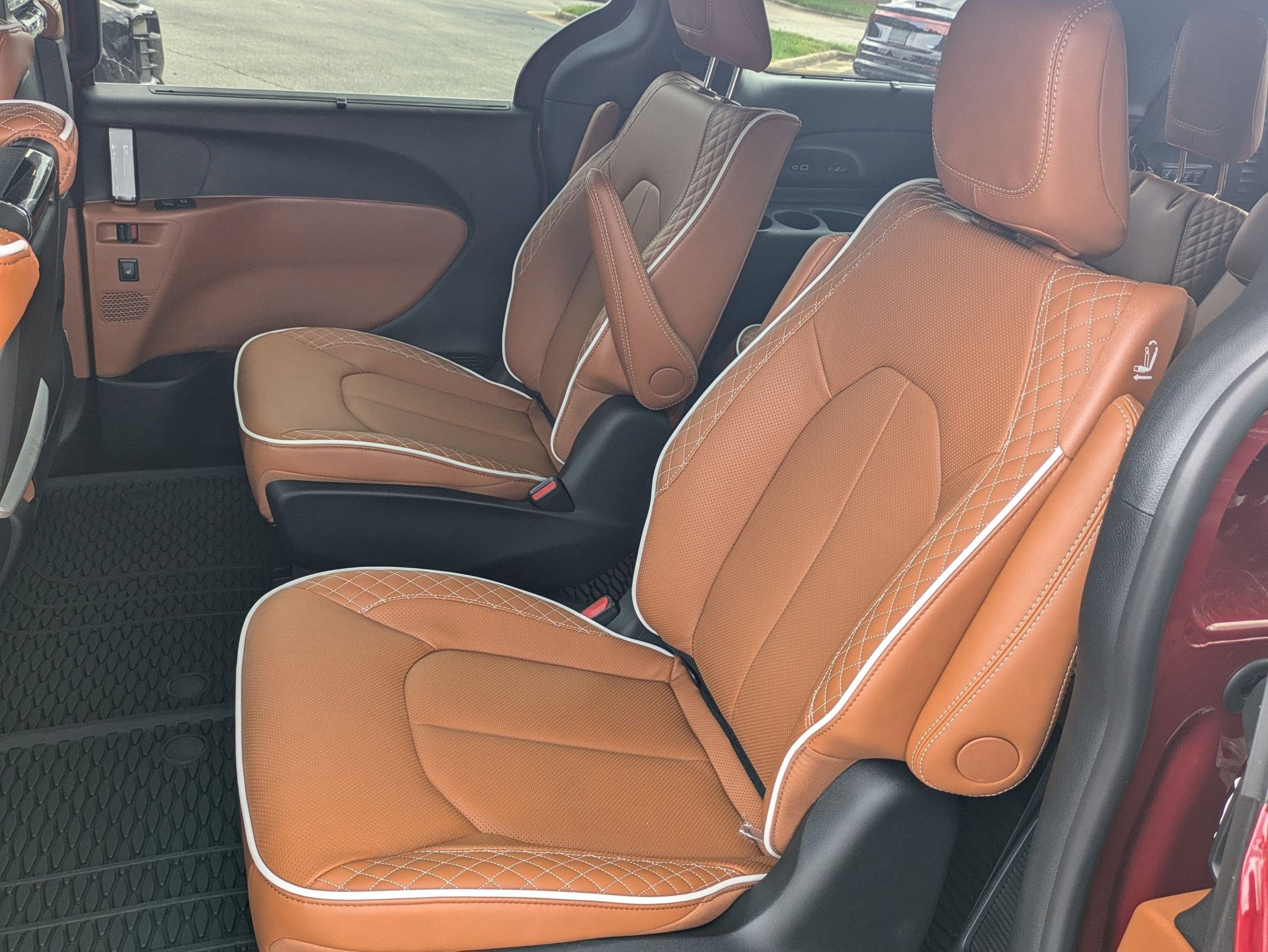 New 2026 Chrysler Pacifica Pinnacle image 26