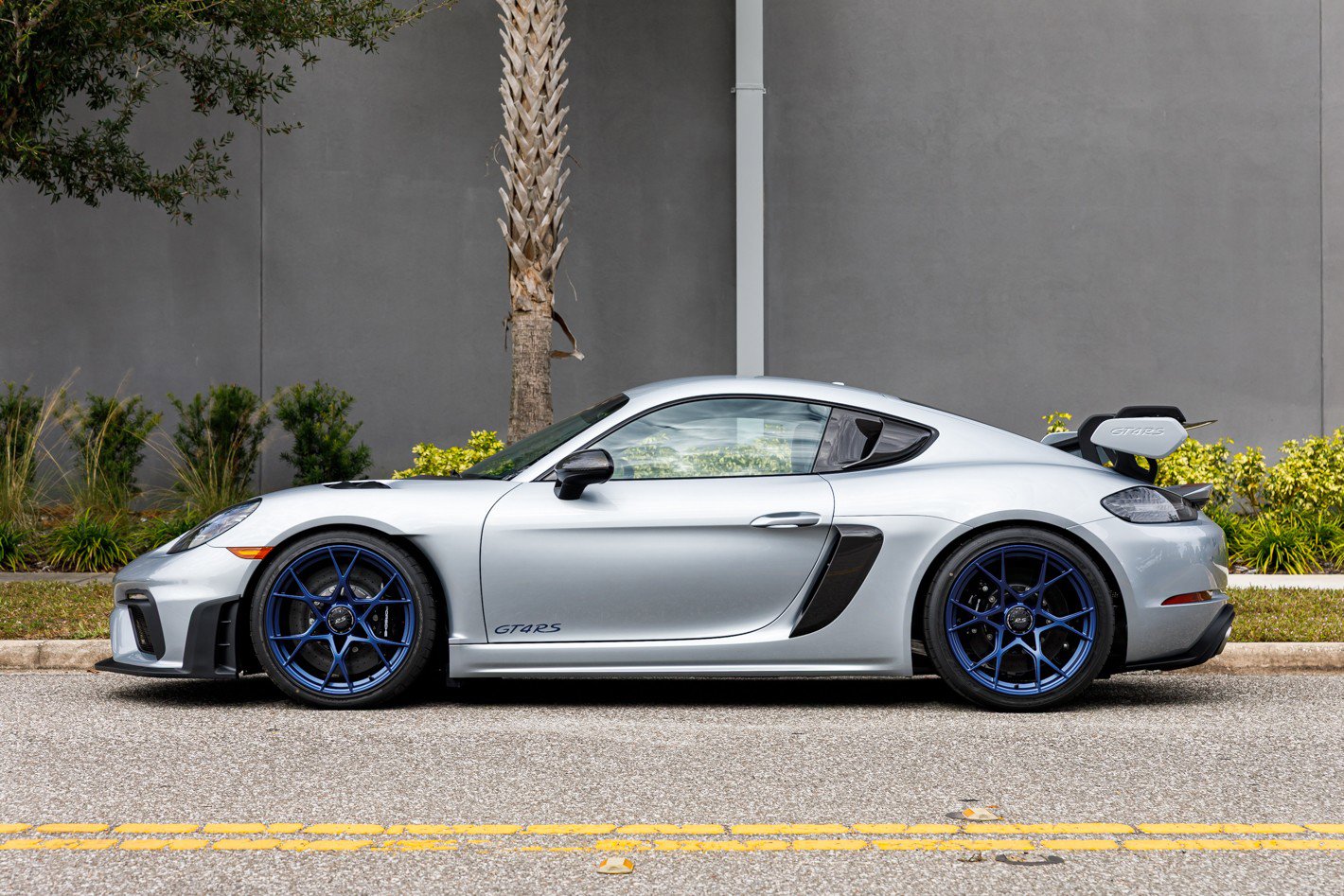 Used 2025 Porsche 718 Cayman GT4 RS image 16