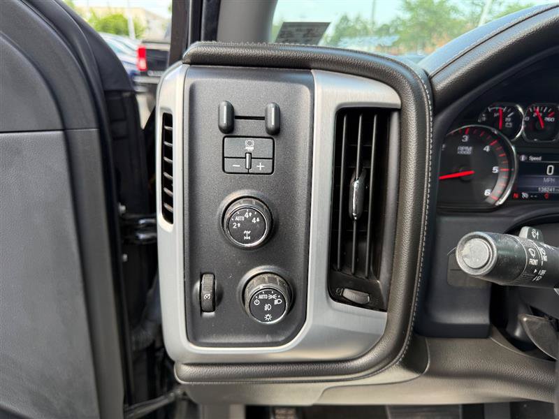 Used 2015 GMC Sierra 1500 SLT w/ SLT Crew Cab Value Package AWD/4WD image 32