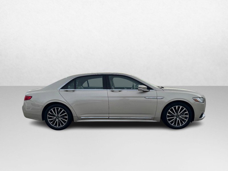 Used 2017 Lincoln Continental Select w/ Climate Package image 4