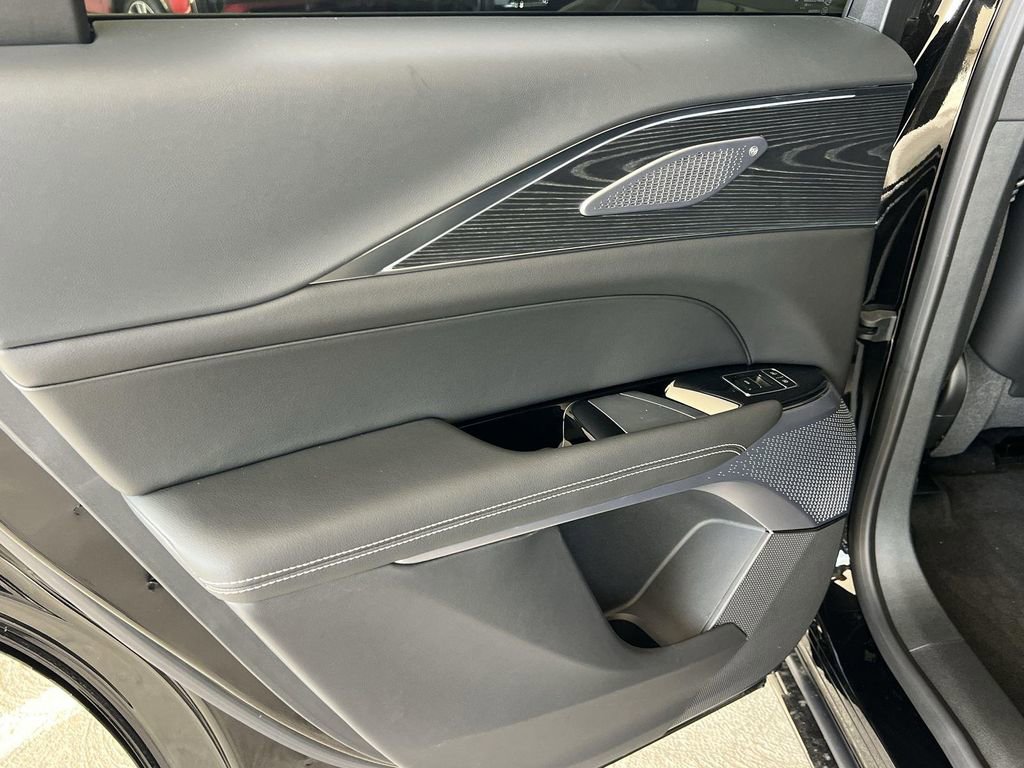 New 2026 Cadillac Lyriq V image 27