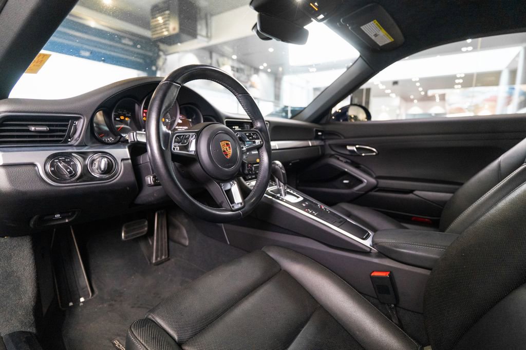 Certified 2018 Porsche 911 Carrera S RWD image 4