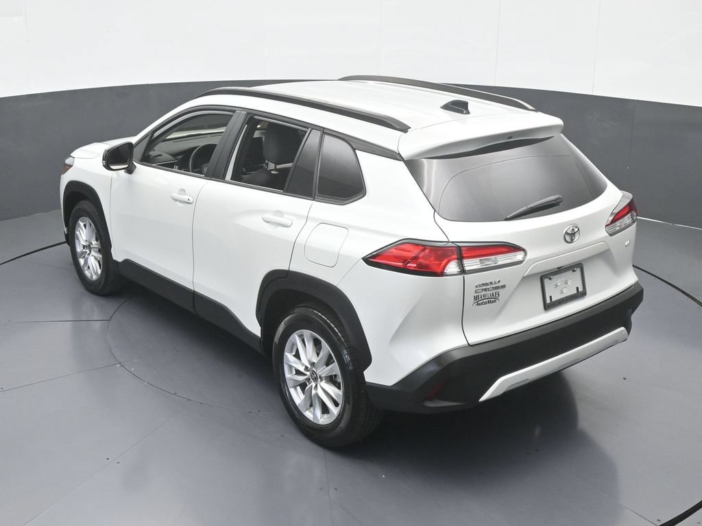 Used 2025 Toyota Corolla Cross LE FWD image 45