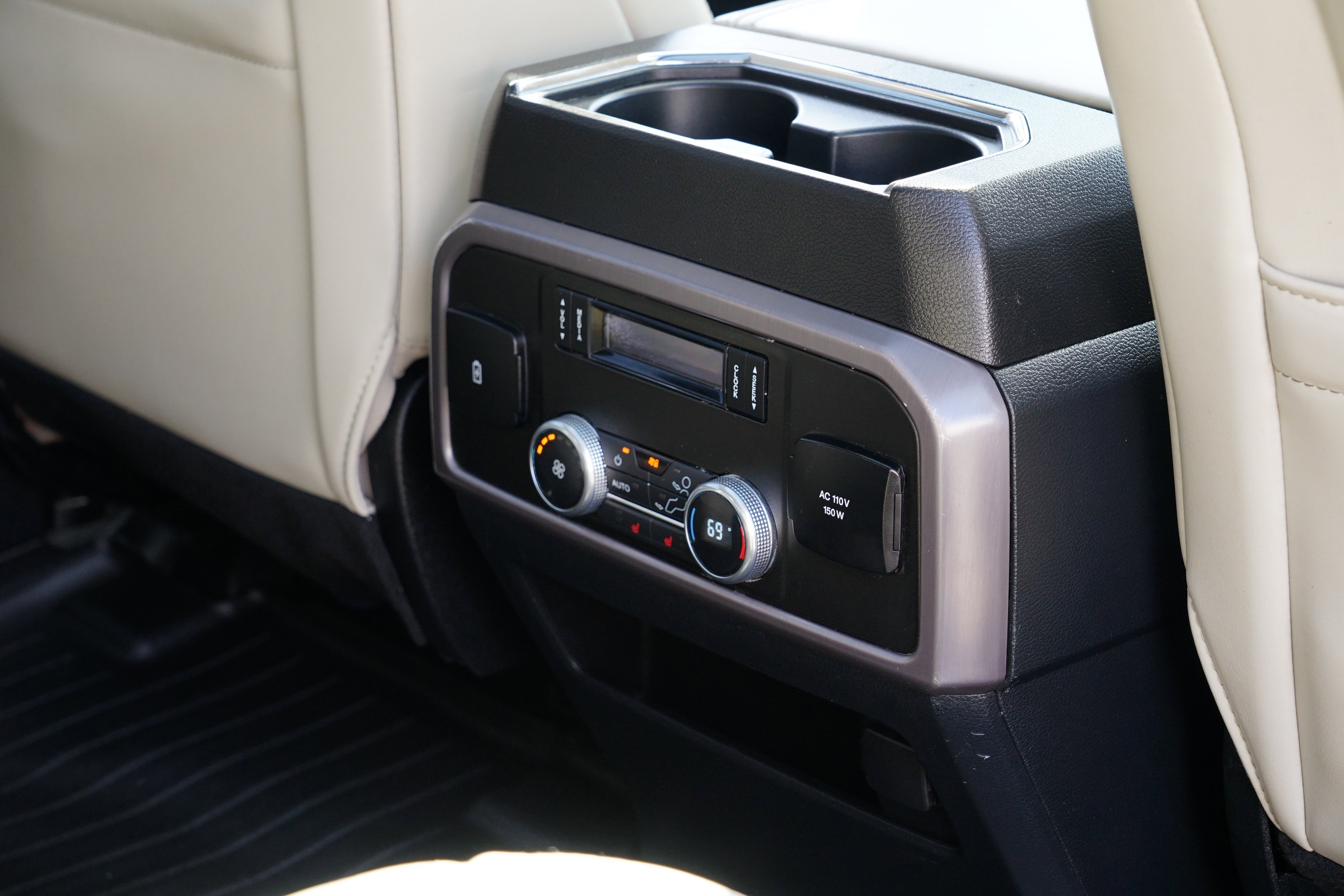 Used 2021 Ford Expedition Platinum image 38