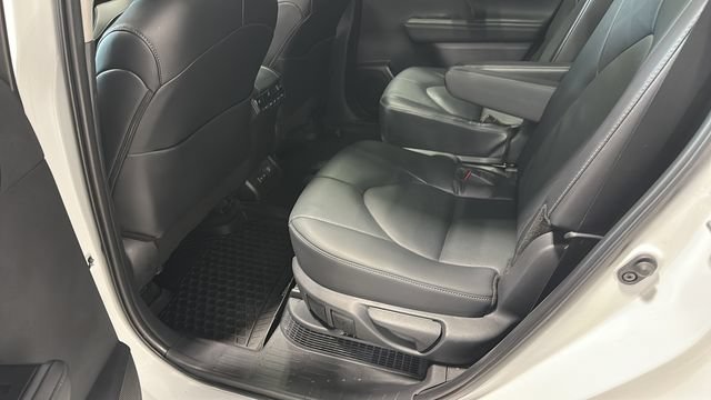 Used 2026 Toyota Highlander Platinum AWD/4WD image 30