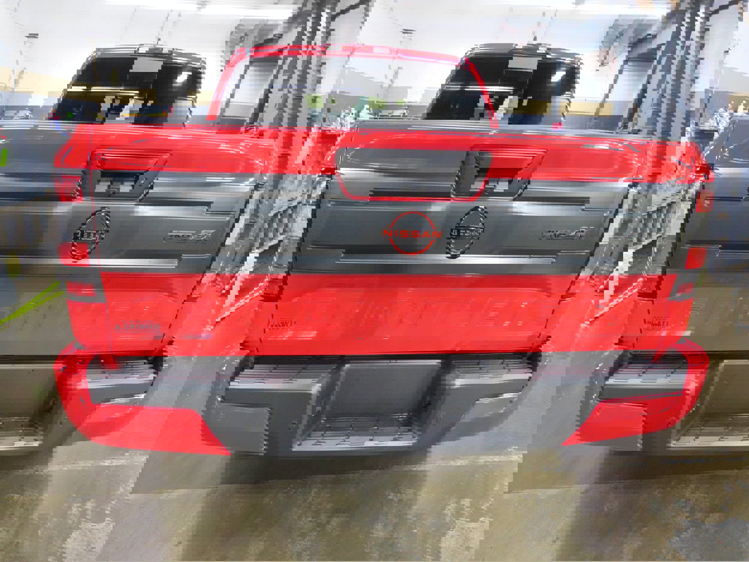 Used 2025 Nissan Frontier PRO-4X image 5