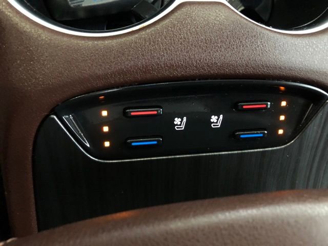 Used 2023 Toyota Venza Limited image 22