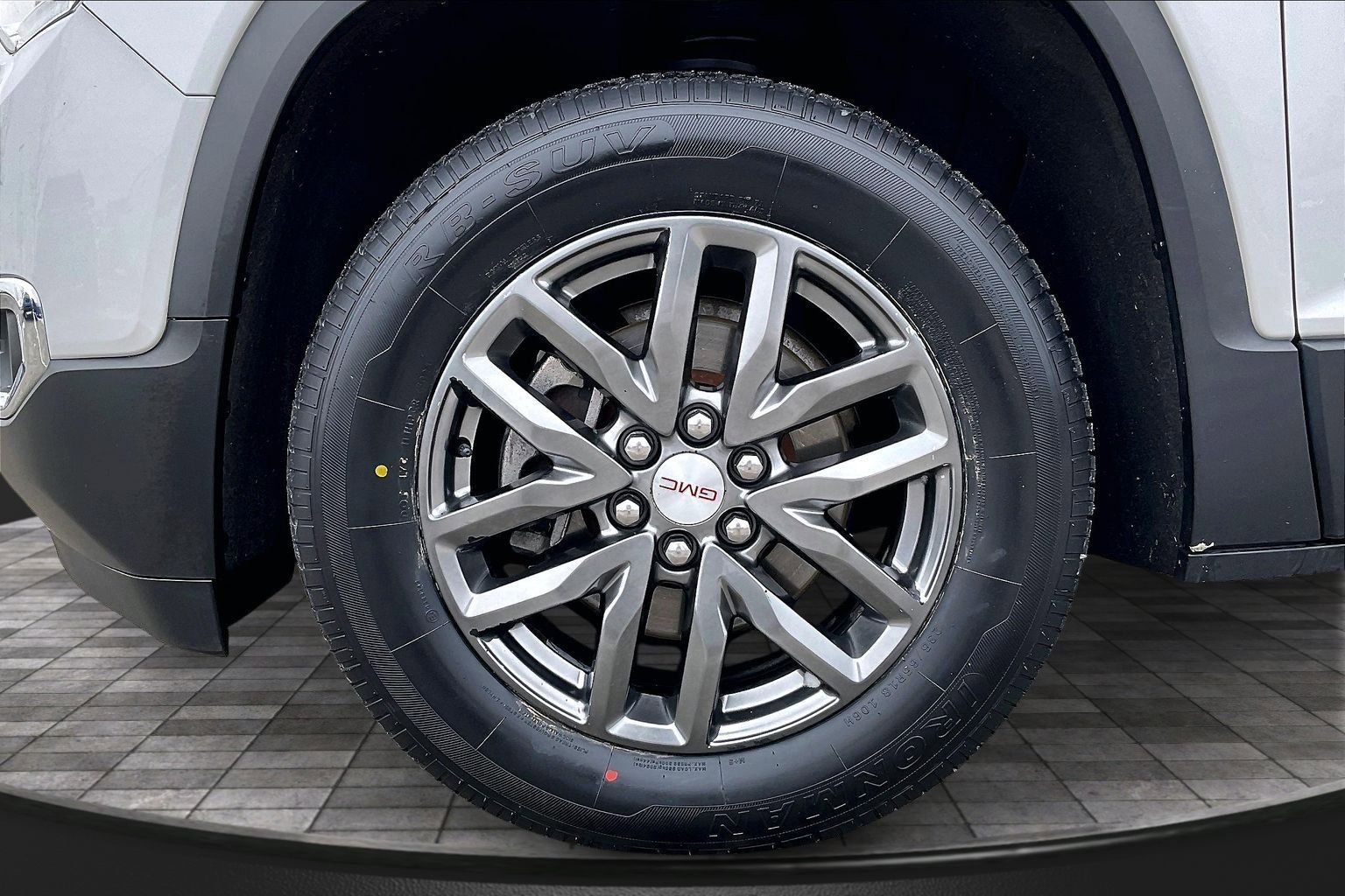 Used 2017 GMC Acadia SLT image 8